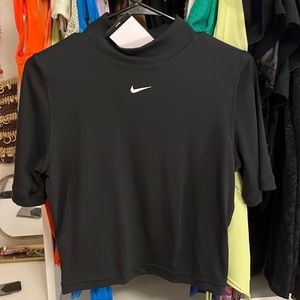 Women’s Nike Crop Top NWT